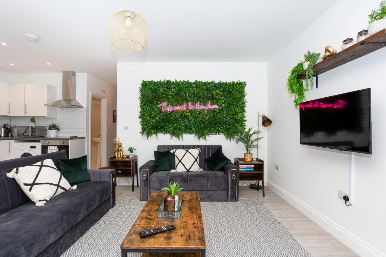 The Old Station Apartments By Sorted Stay Southend-on-Sea Bagian luar foto