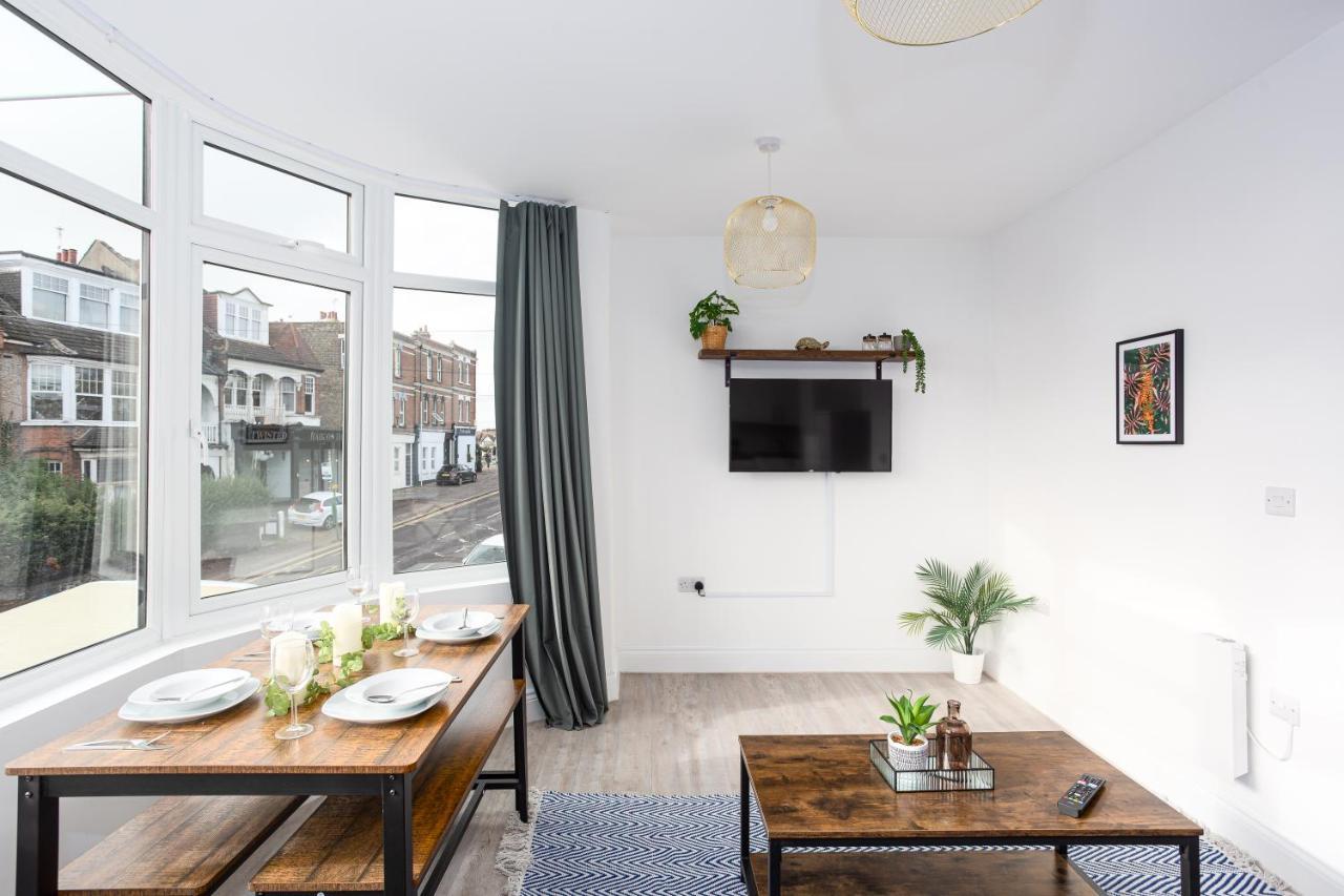 The Old Station Apartments By Sorted Stay Southend-on-Sea Bagian luar foto